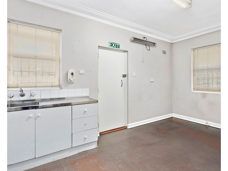 1/4 Creamery Road, Albion Park Rail NSW 2527