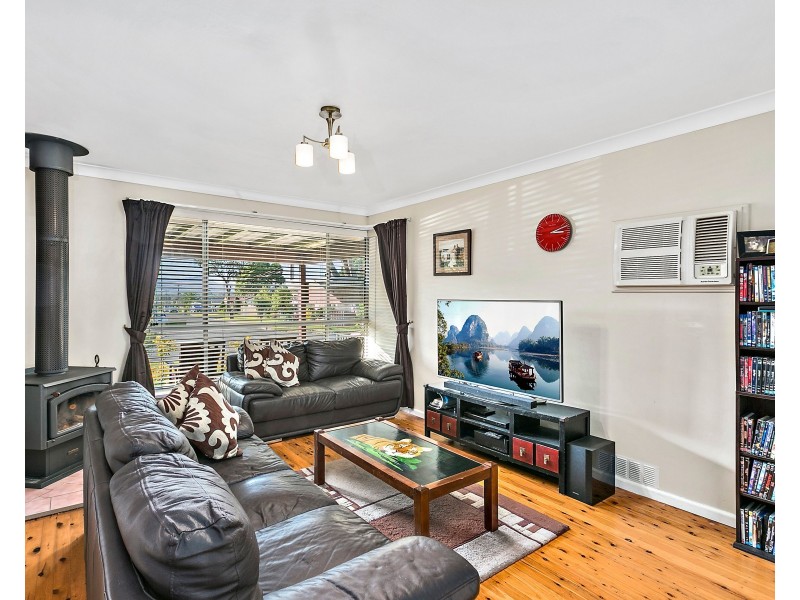 7 Oak Street, Albion Park Rail NSW 2527