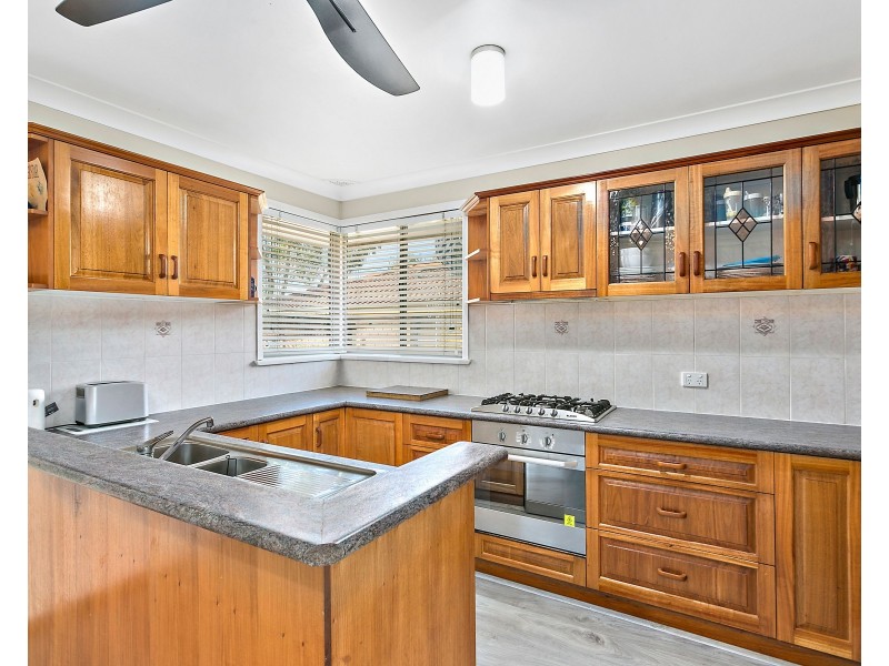 7 Oak Street, Albion Park Rail NSW 2527