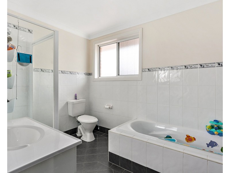 2/184 Tongarra Road, Albion Park NSW 2527