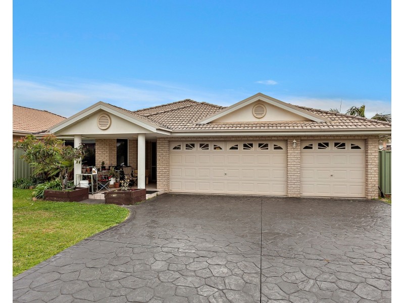 4 Medlow Way, Albion Park NSW 2527