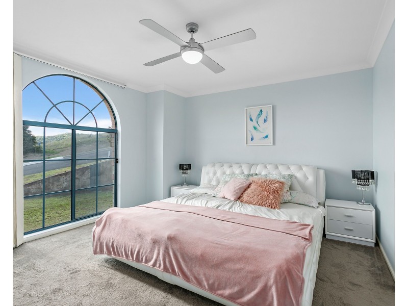 8 Ashton Close, Albion Park NSW 2527