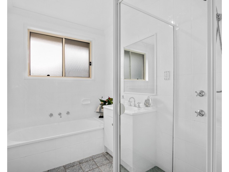 19 Chinchilla Way, Albion Park NSW 2527