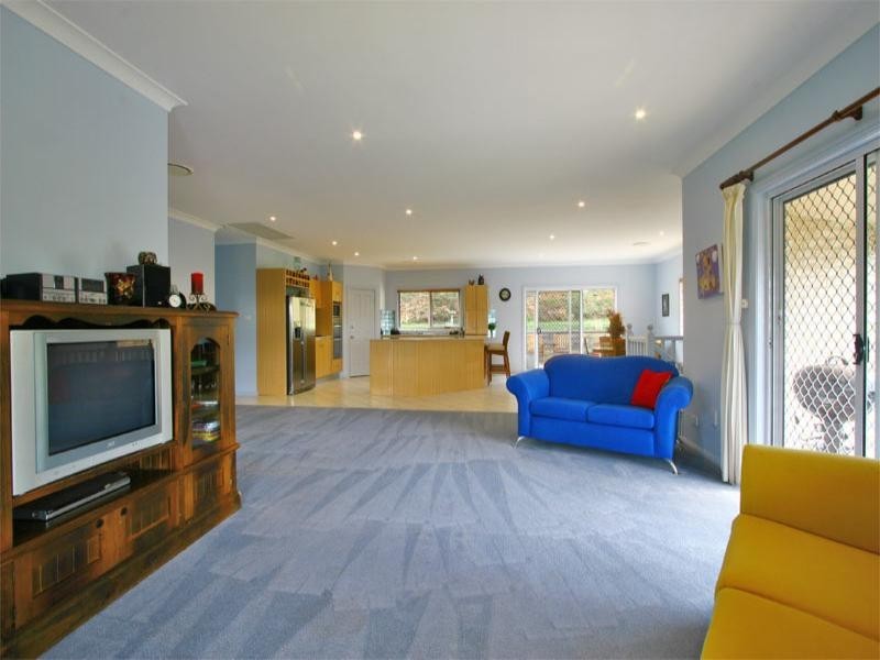 Calderwood NSW 2527