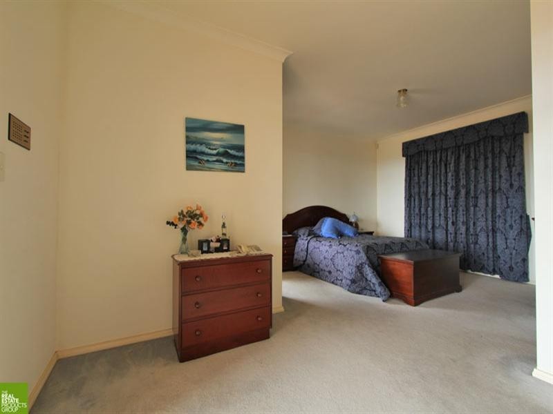 4 Abercrombie Crescent, Albion Park NSW 2527