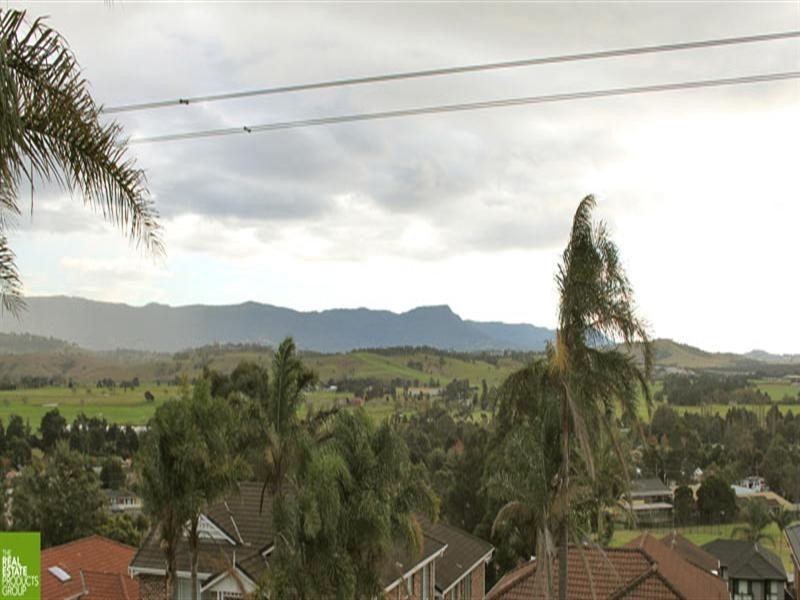 10 Scenic Crescent, Albion Park NSW 2527