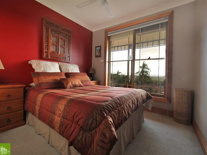 10 Scenic Crescent, Albion Park NSW 2527