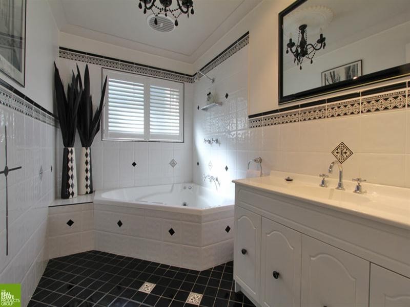 20 Noble Road, Albion Park NSW 2527