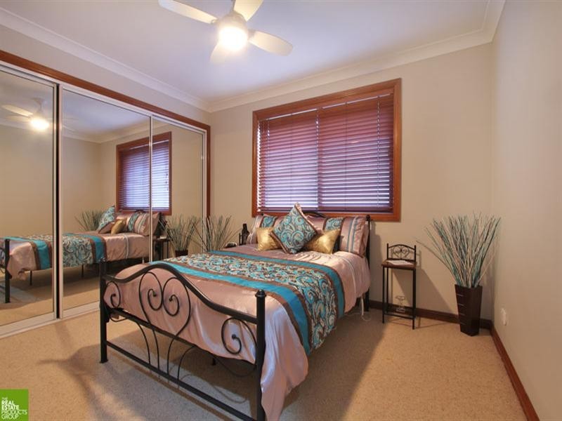 11 Murray Close, Albion Park NSW 2527
