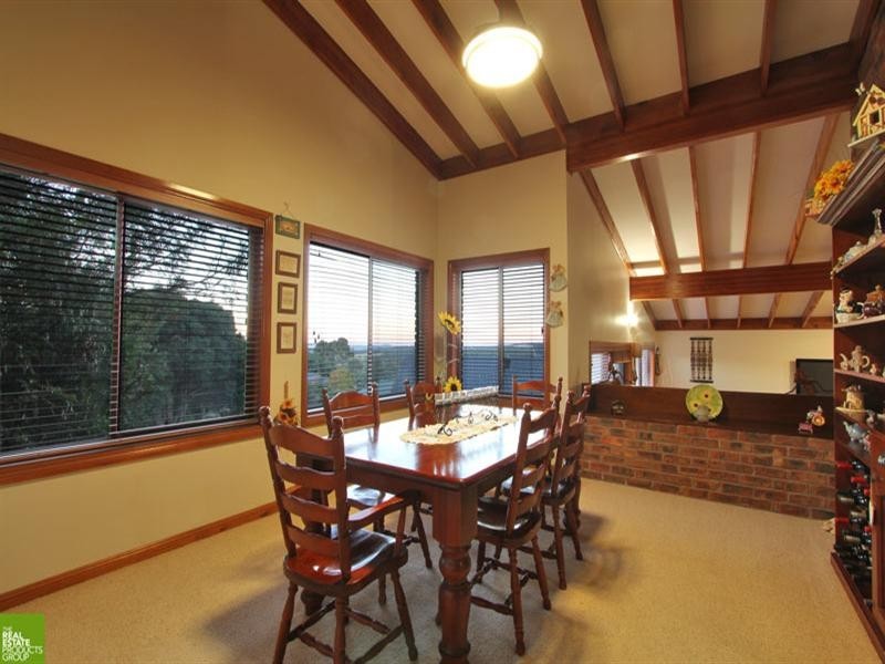 11 Murray Close, Albion Park NSW 2527