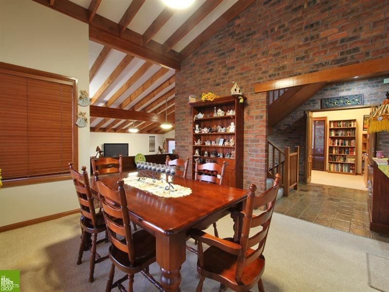 11 Murray Close, Albion Park NSW 2527