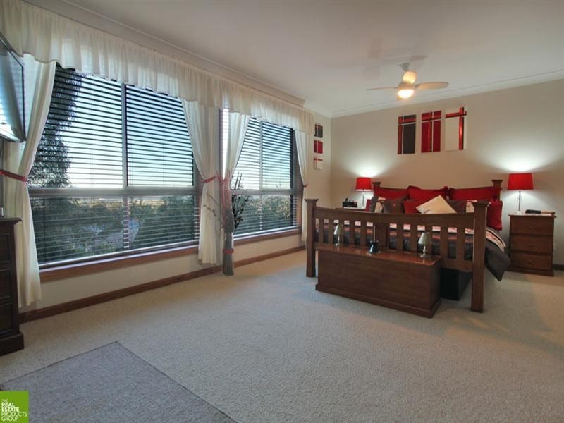 11 Murray Close, Albion Park NSW 2527