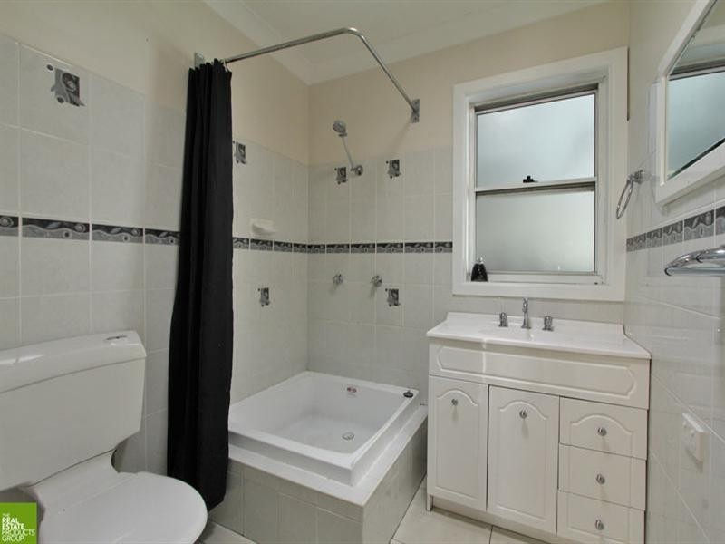 1 Moles Street, Albion Park NSW 2527