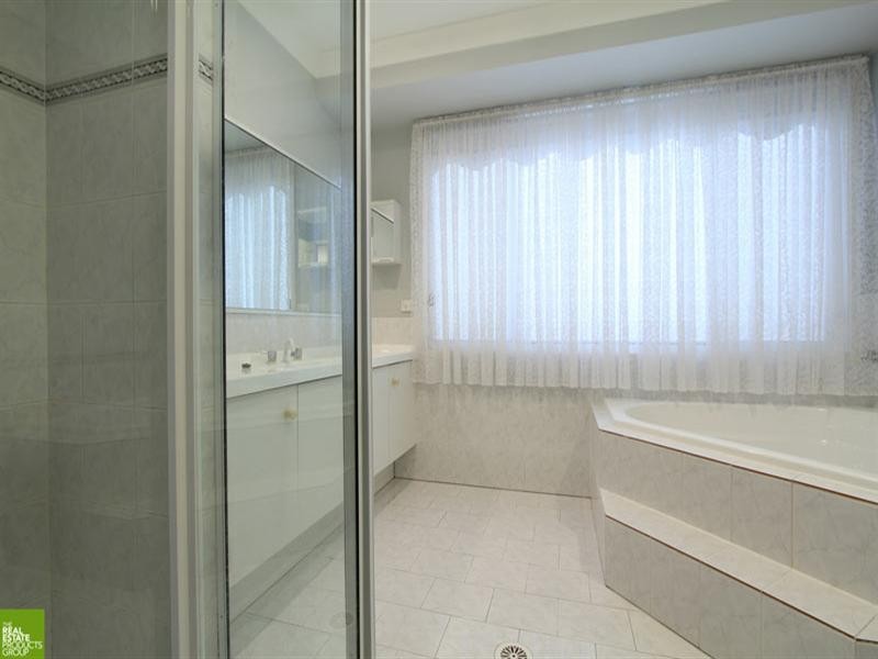 10 Smith Street, Albion Park NSW 2527