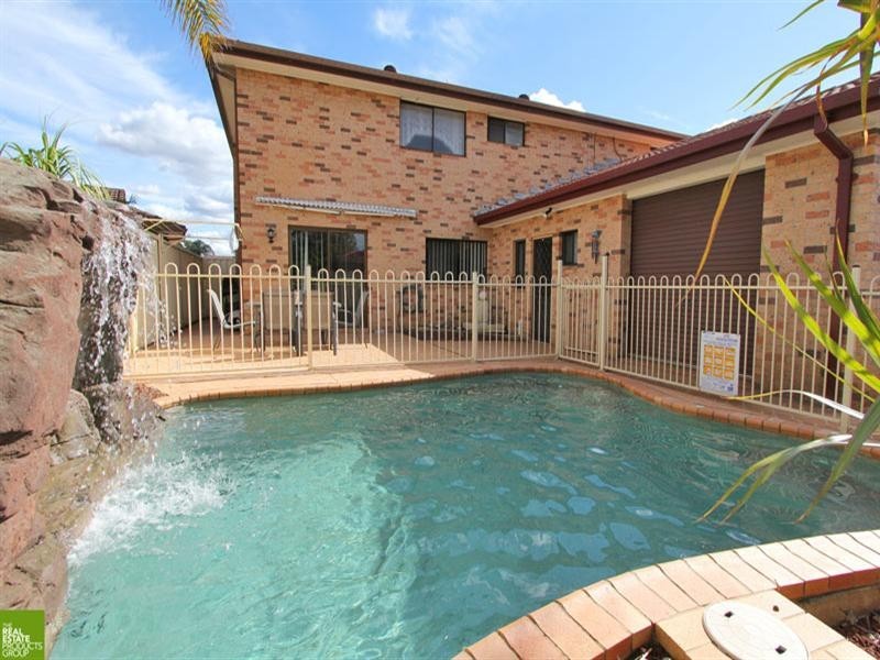 1 McCoy Place, Albion Park NSW 2527