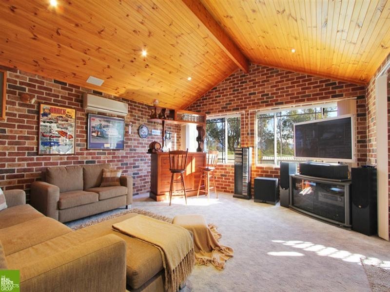 35 Barcoo Circuit, Albion Park NSW 2527