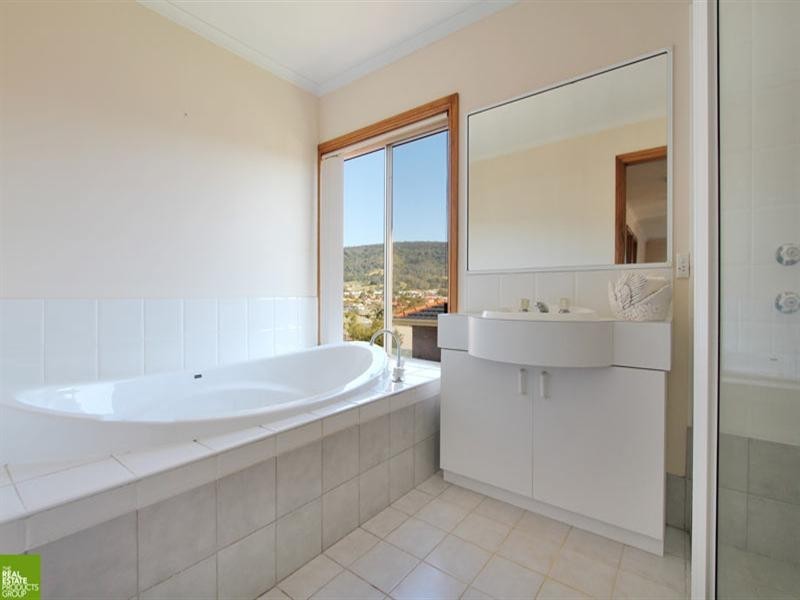 22 Roper Road, Albion Park NSW 2527