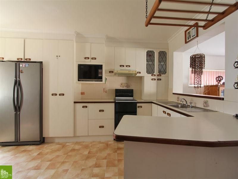 18 Jeffcoat Street, Albion Park NSW 2527