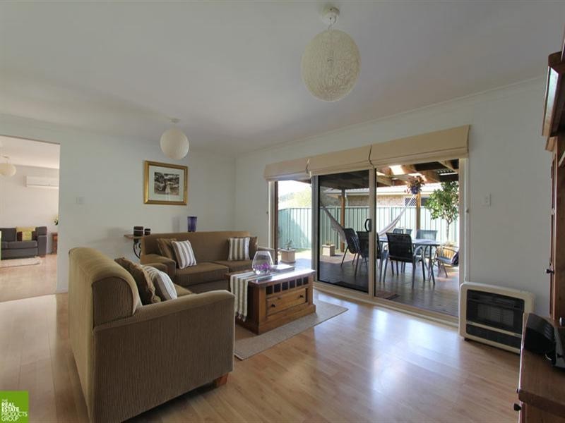 37 Esperance Drive, Albion Park NSW 2527