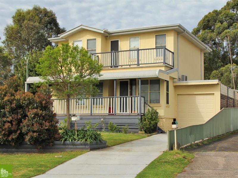 90 The Esplanade, Oak Flats NSW 2529