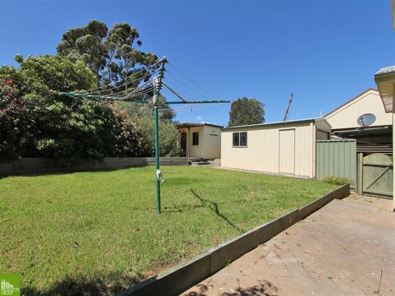 90 The Esplanade, Oak Flats NSW 2529