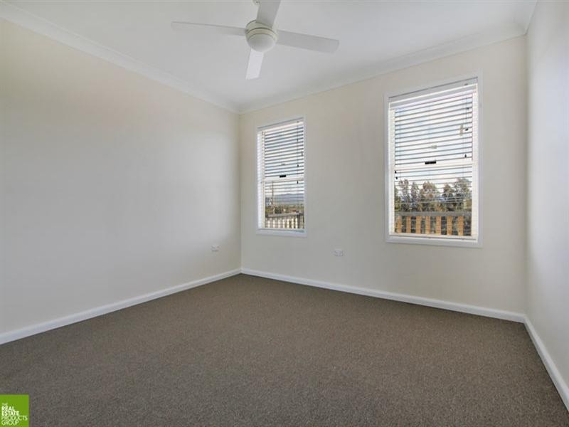 90 The Esplanade, Oak Flats NSW 2529