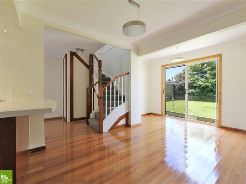 90 The Esplanade, Oak Flats NSW 2529