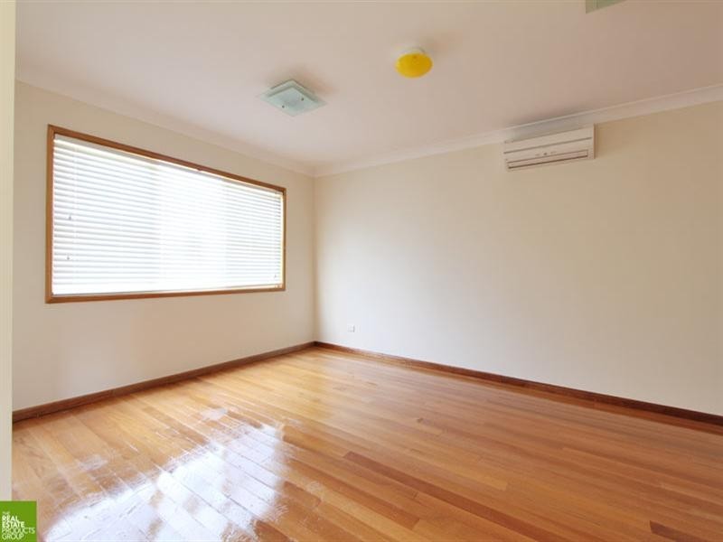 90 The Esplanade, Oak Flats NSW 2529