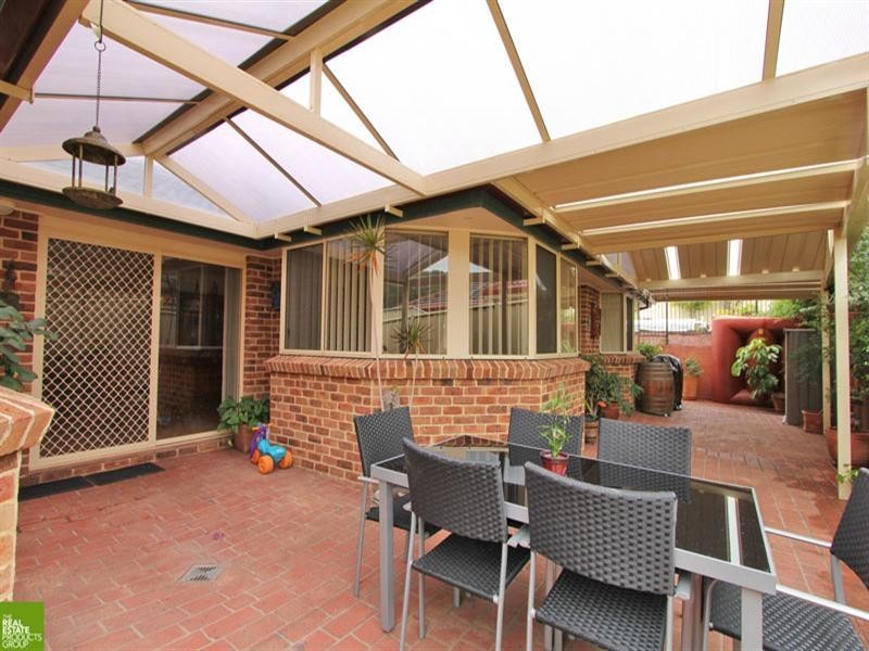 9 The Billabong, Albion Park NSW 2527