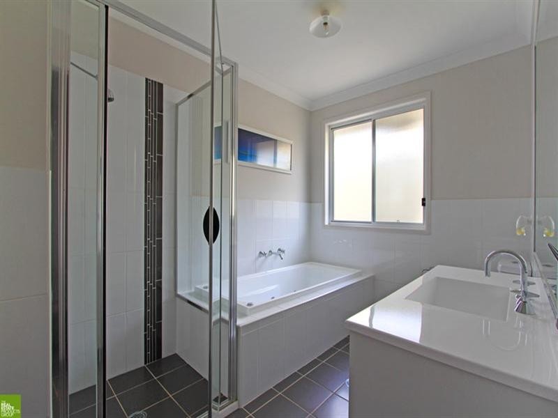 16 Cascade Circuit, Albion Park NSW 2527