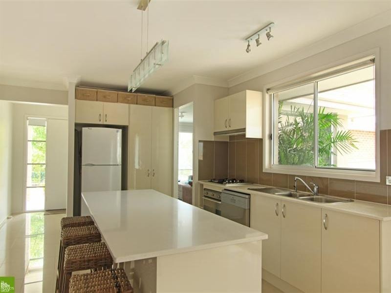 16 Cascade Circuit, Albion Park NSW 2527