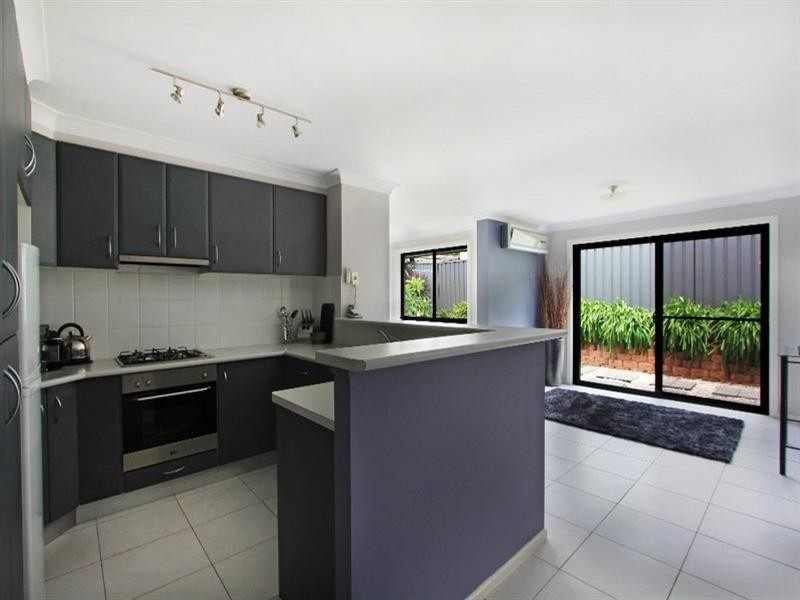 207 Ashburton Drive, Albion Park NSW 2527