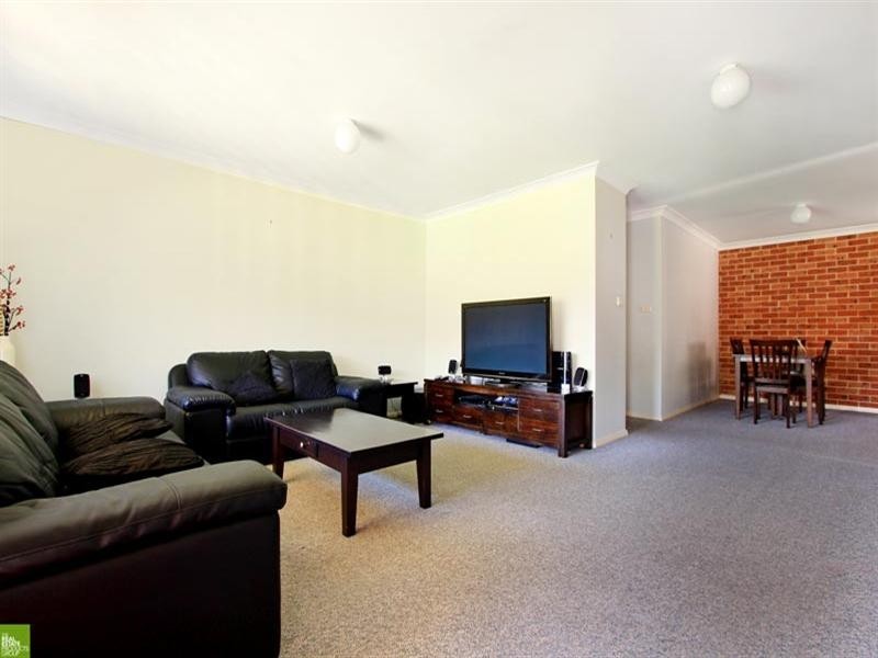 1/31 Gloucester Circuit, Albion Park NSW 2527
