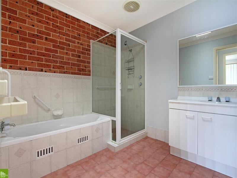 1/31 Gloucester Circuit, Albion Park NSW 2527