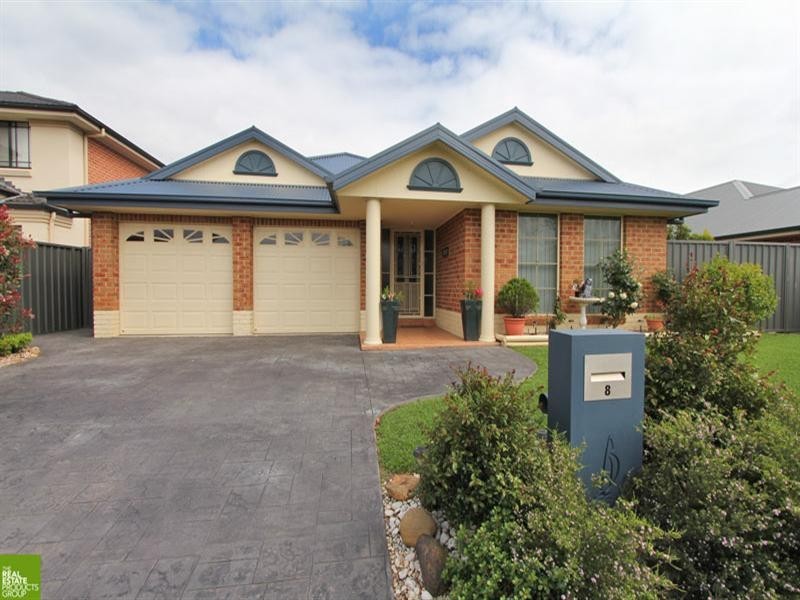 8 Athanlin Avenue, Haywards Bay NSW 2530