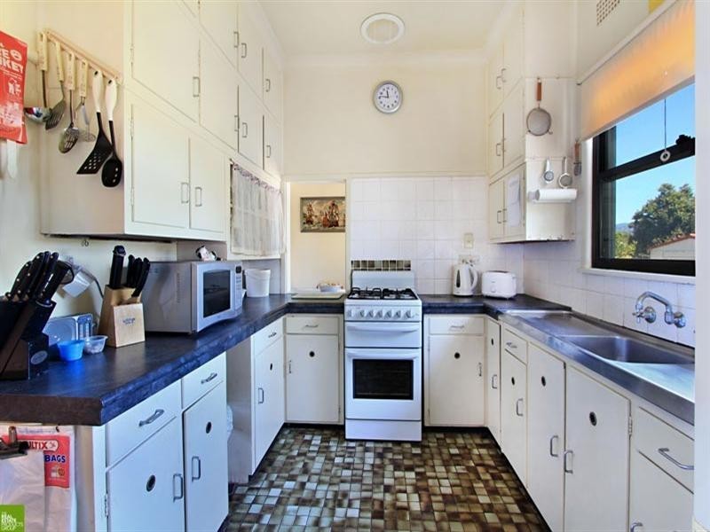 8 Kimbeth Crescent, Albion Park Rail NSW 2527