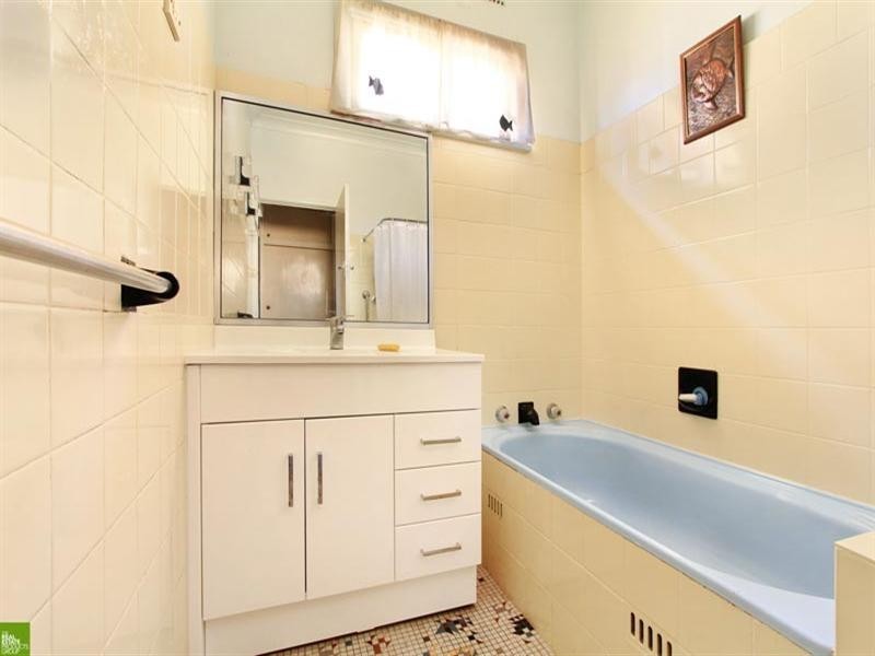 8 Kimbeth Crescent, Albion Park Rail NSW 2527