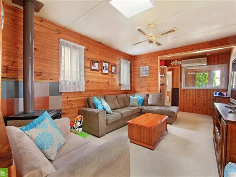 32 Steel Street, Cringila NSW 2502