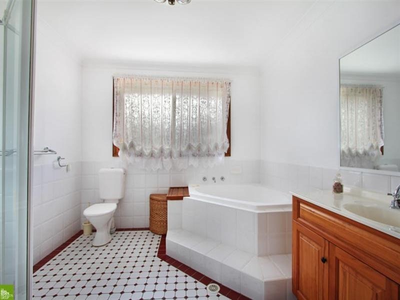 2 Michael Street, Albion Park NSW 2527