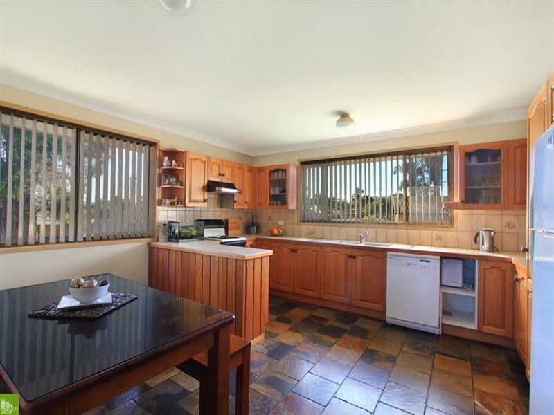 1 Acacia Street, Albion Park Rail NSW 2527