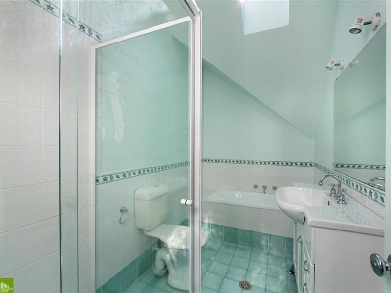 126 Pur Pur Avenue, Lake Illawarra NSW 2528