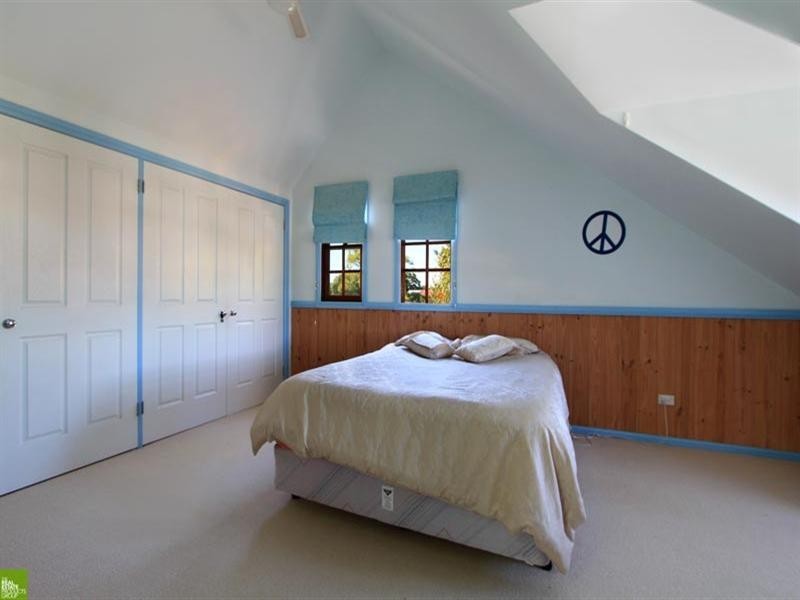 126 Pur Pur Avenue, Lake Illawarra NSW 2528