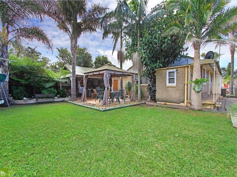 10 Brownsville Avenue, Brownsville NSW 2530