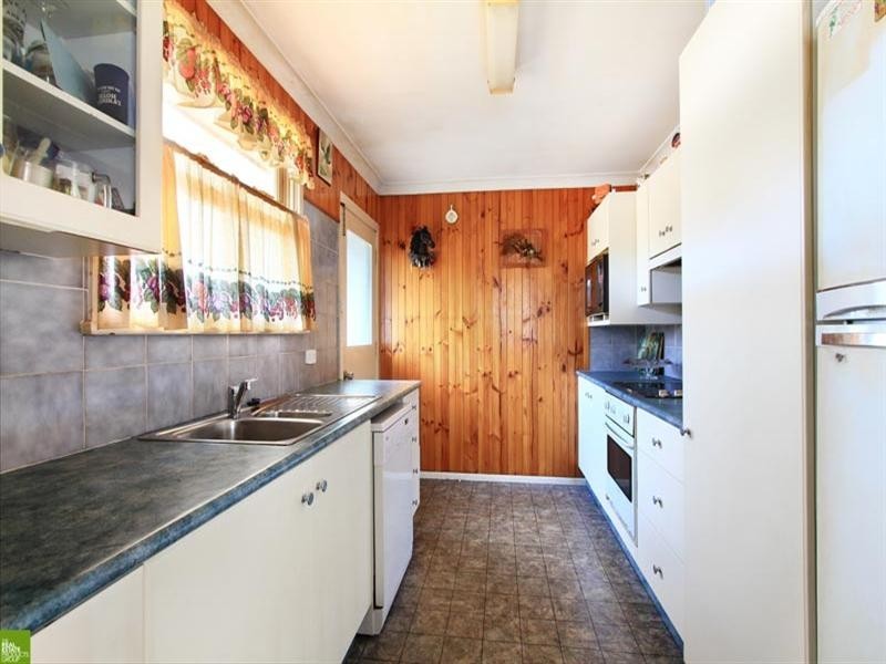 10 Brownsville Avenue, Brownsville NSW 2530