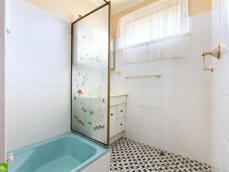 10 Brownsville Avenue, Brownsville NSW 2530