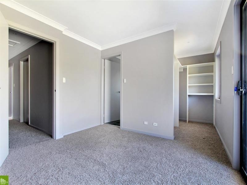 9 Wingello Street, Tullimbar NSW 2527