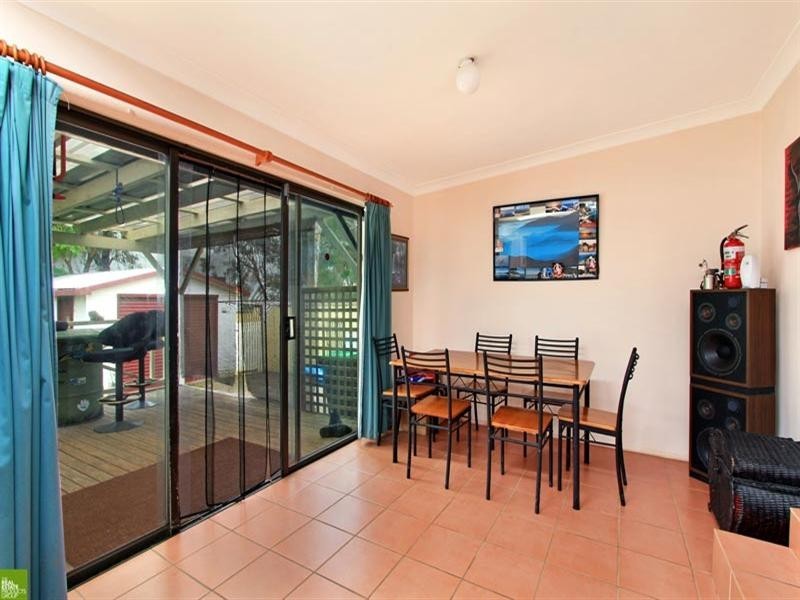 22 Roberts Avenue, Barrack Heights NSW 2528