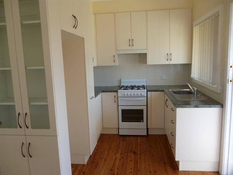 37 Tallawong Crescent, Dapto NSW 2530