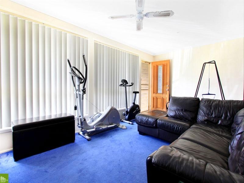 102 Hillside Drive, Albion Park NSW 2527