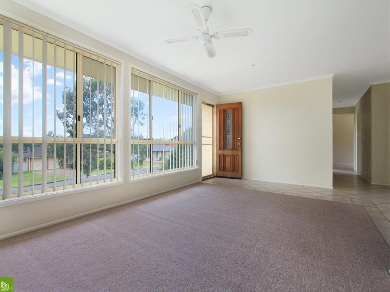 102 Hillside Drive, Albion Park NSW 2527